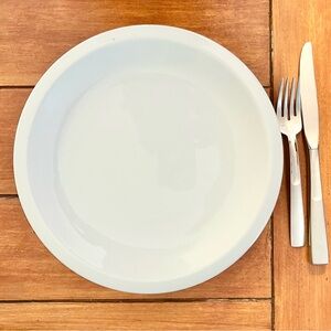 Pottery Barn Du Jour Cafeware White Dinner Plate 10 3/8”